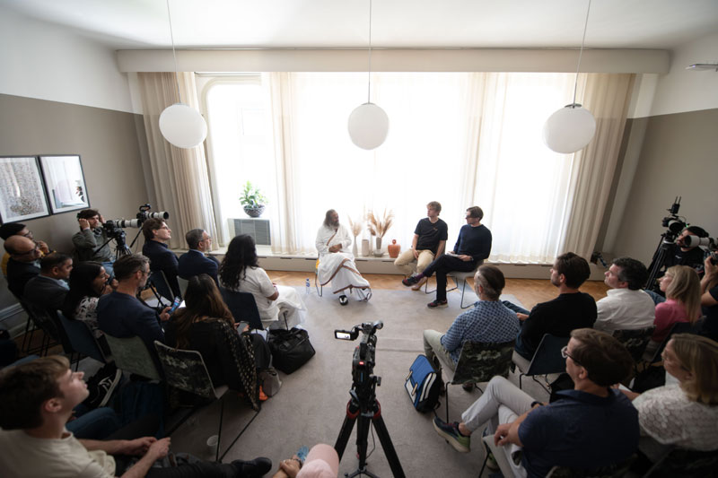 Dialogue on Consciousness & AI