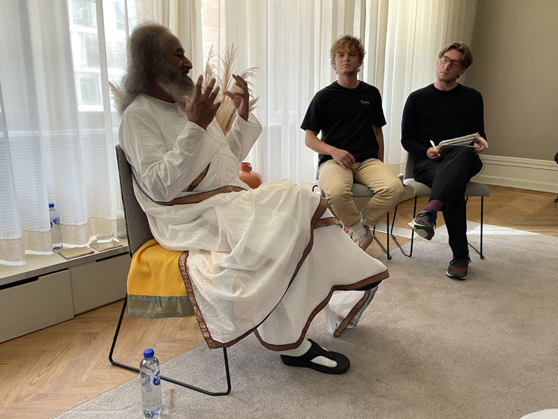 Dialogue on Consciousness & AI